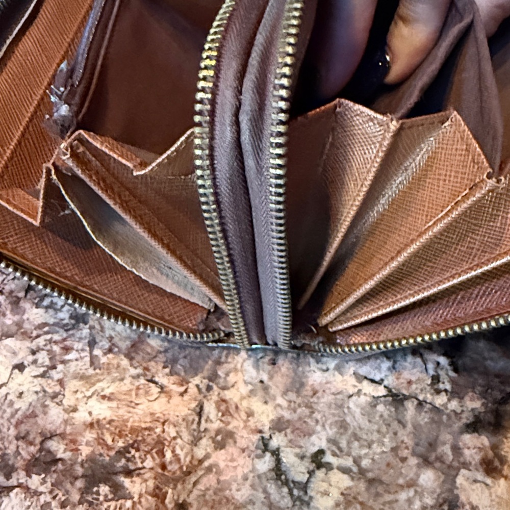 Wallet - Picture 8 of 9